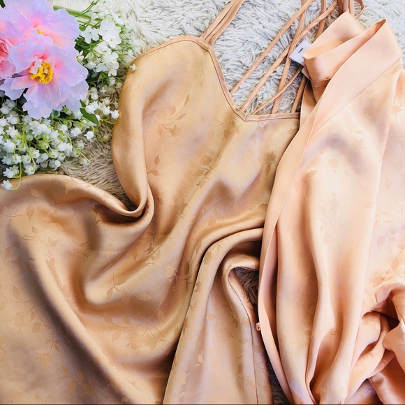 Vintage Other - VTG GOLDEN 2 PIECE SET - SILKY SLIP DTESS & ROBE